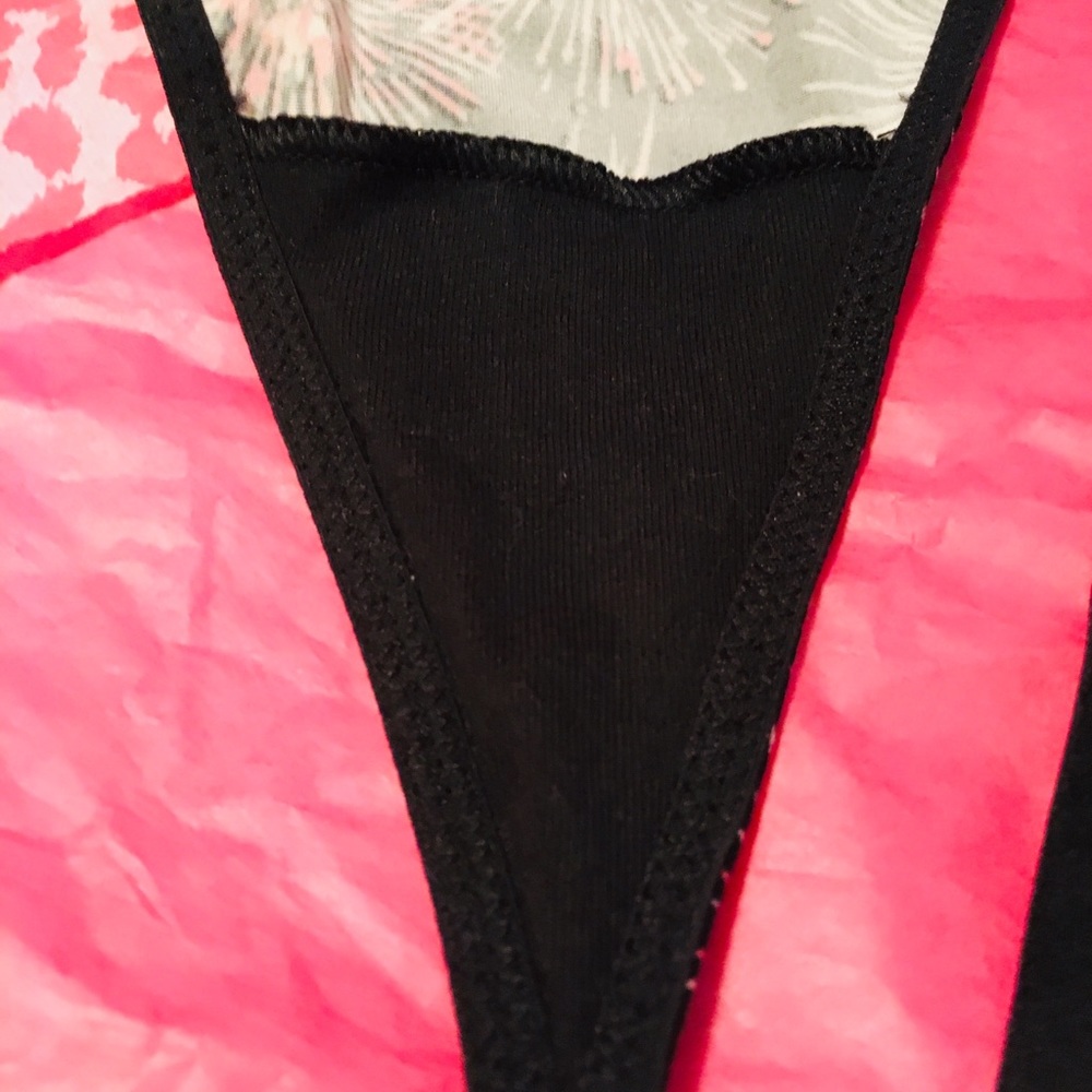 🍒DROP! RARE Lot of 2 One-Size V-Strings by VS - Picture 5 of 8